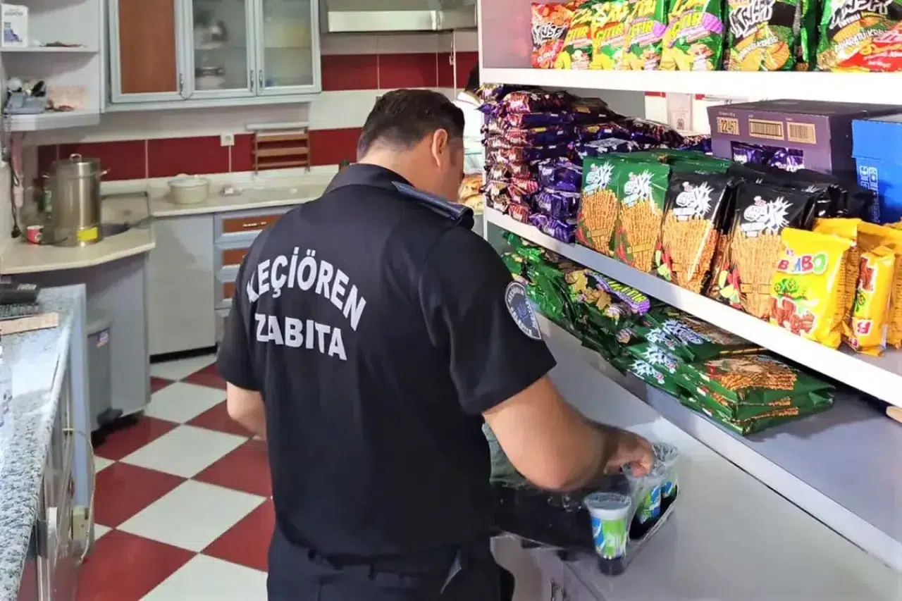 Keçiören’de Zabıta Ekiplerinden Sıkı Kantin Denetimi