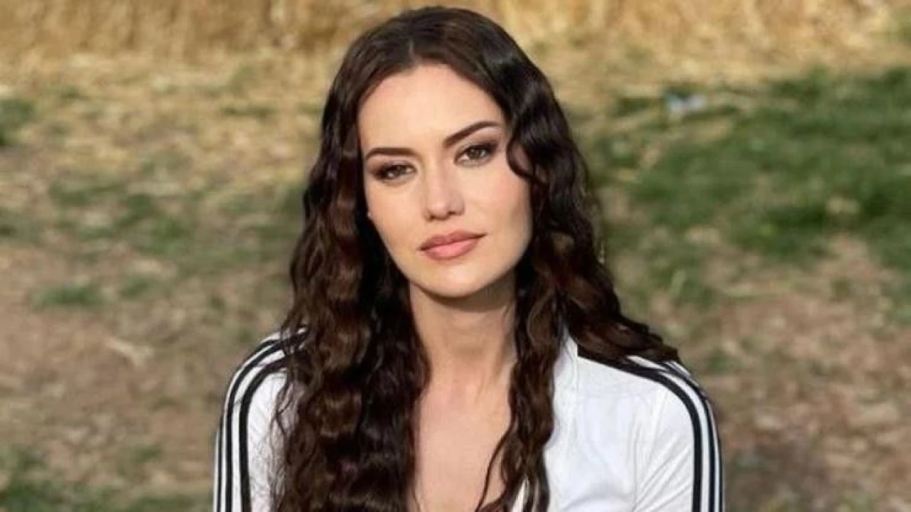 Fahriye Evcen Kimdir, Kaç Yaşında, Boyu ve Kilosu? Oyunculuğu, Eğitimi ve Hayatıyla Merak Edilenler