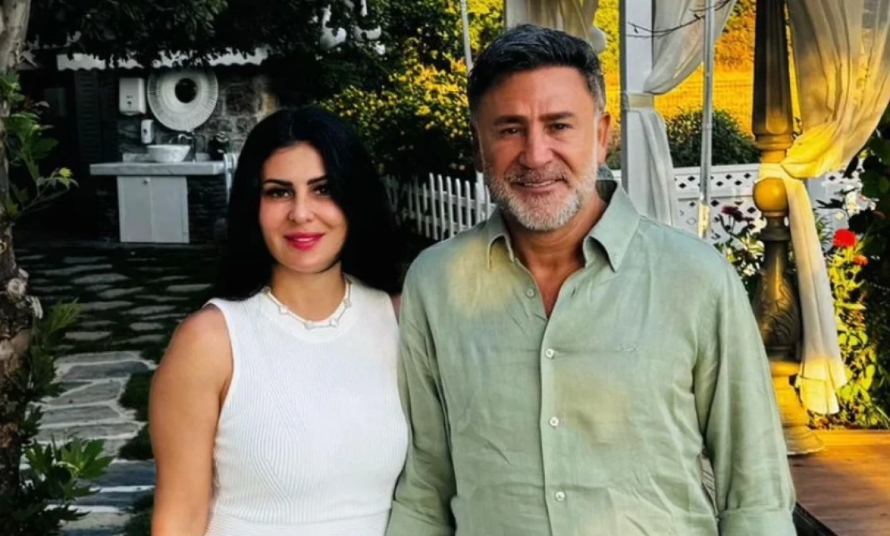 İzzet Yıldızhan Kiminle Evli, Eşi Ajda Yıldızhan Kimdir, Kaç Yaşında, Ne İş Yapıyor, Nereli?