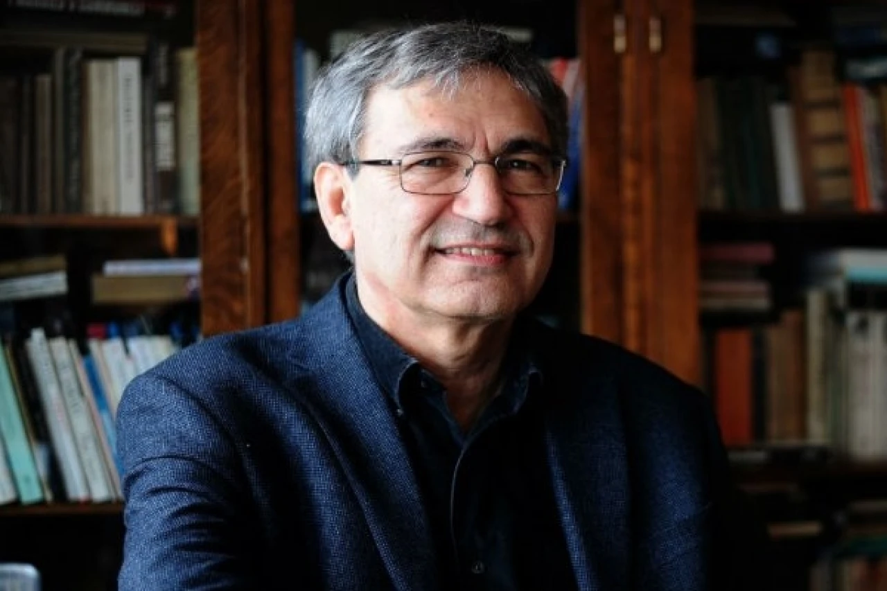 Orhan Pamuk Kimdir, Kaç Yaşında, Eğitim Hayatı? Nobel Ödüllü Yazarın Hayatı, Eserleri ve Edebiyata Katkıları