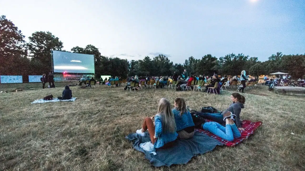 Keçiören’de Açık Hava Sineması Düzenlendi! Nostaljik Filmlerle Eğlenceli Dakikalar Yaşandı