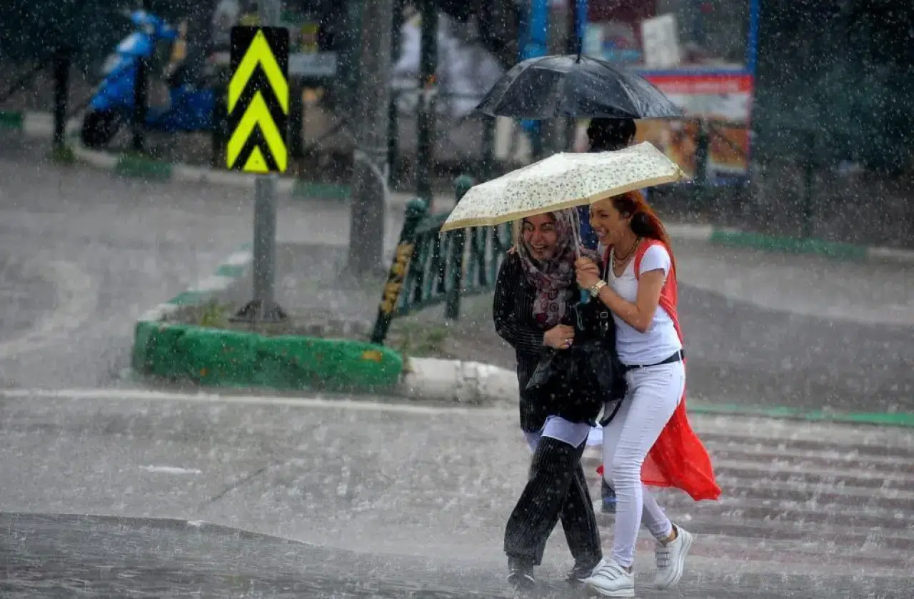 Ankara’ya yağmur geliyor: Sıcaklık 10 derece birden düşecek