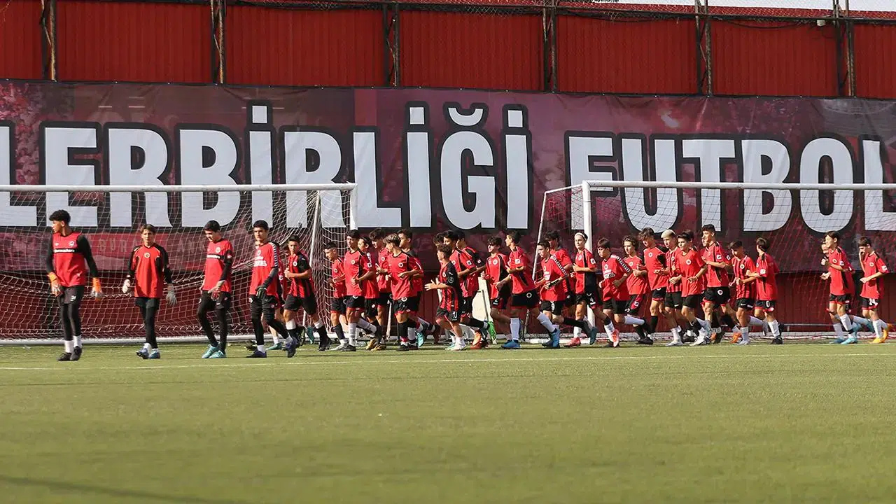 Gençlerbirliği’nden Geleceğe Yatırım: Martor ve Cisse Transfer Edildi
