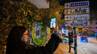 Ankara’da Tabela Akımı Büyüyor: Yenilenen Yön Tabelasına Barfiks Demiri Eklendi!