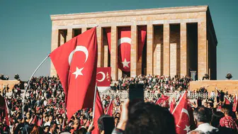 Keçiören’de 30 Ağustos Zafer Bayramı Coşkusu Çelenk Sunma Töreniyle Başladı