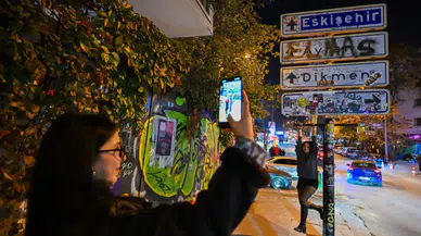 Ankara’da Tabela Akımı Büyüyor: Yenilenen Yön Tabelasına Barfiks Demiri Eklendi!