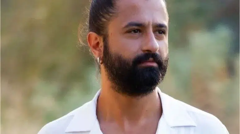 Koray Avcı kimdir, aslen nereli, yaşı? Sesi gülen adamın hayatı